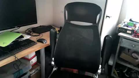 Snapshot of kelvin06133 chatting on December 7, 1:35 pm kelvin06133 online show from December 7, 1:35 pm