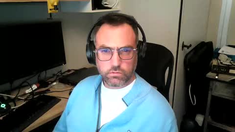 Snapshot of kelvin06133 chatting on January 29, 9:50 pm kelvin06133 online show from January 29, 9:50 pm