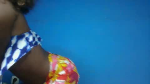 kelyhondra online show from March 7, 7:36 pm