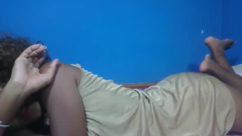 kelyhondra online show from March 5, 4:49 pm