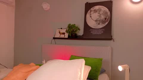   online show from March 23, 11:15 am