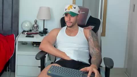 ken_mailik online show from March 12, 5:44 am