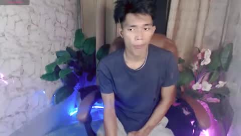 ken_minjun online show from June 1, 11:33 am