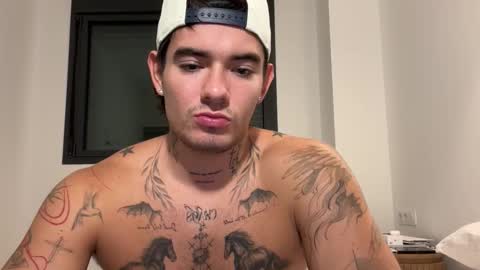 Snapshot of kenboyea_ chatting on October 26, 5:45 pm luis carlos esteban online show from October 26, 5:45 pm