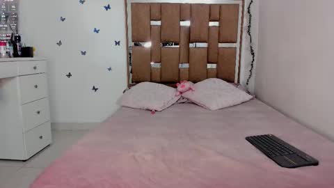 Kendall ewers online show from February 26, 1:42 am