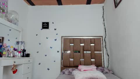 Kendall ewers online show from March 8, 2:04 am