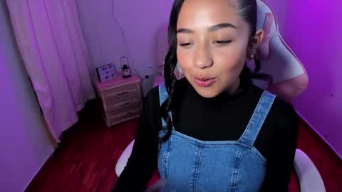 KendallHoule online show from November 17, 8:17 am