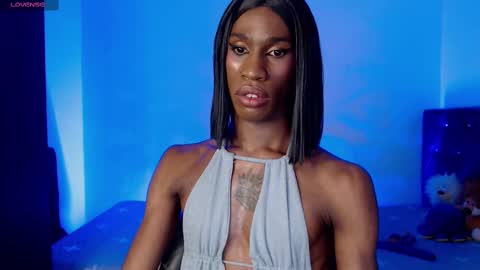 kendallgil_ online show from March 4, 11:40 am