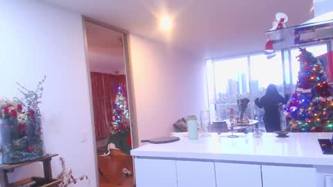 kendall online show from December 1, 8:18 pm