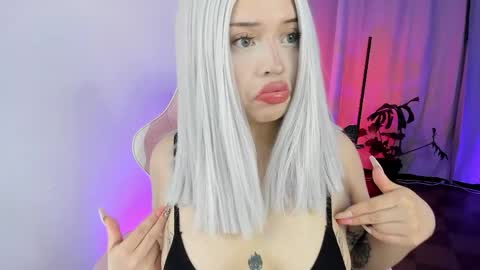 Kendall online show from March 30, 8:31 pm