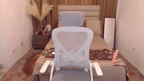 kendalveronika online show from December 15, 8:32 am