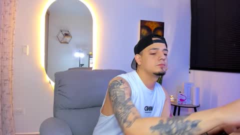 kendel_dimitri online show from January 11, 4:51 am