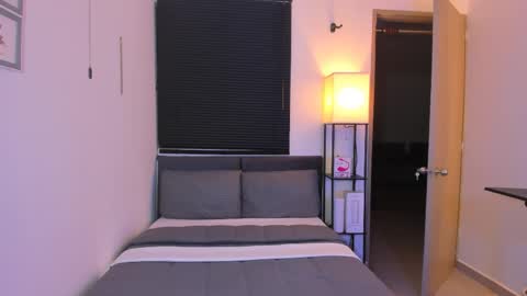 kendel_dimitri online show from April 19, 4:24 am