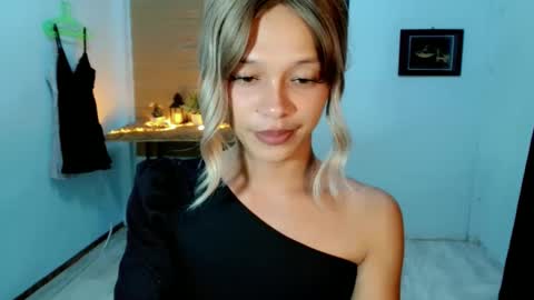 kendra_lunaxx online show from May 17, 12:03 pm