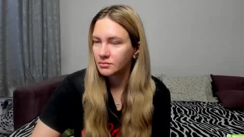 Snapshot of kendra_xx_ chatting on September 29, 12:42 am Kendra online show from September 29, 12:42 am