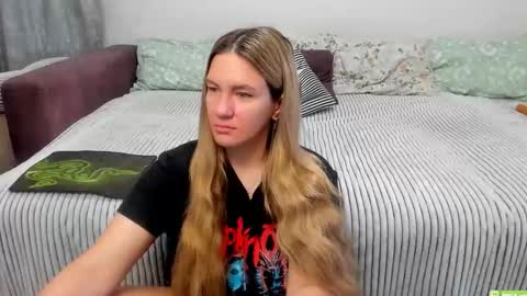Snapshot of kendra_xx_ chatting on October 10, 1:33 am Kendra online show from October 10, 1:33 am