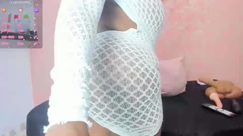 Kendra Foster online show from October 17, 4:05 am