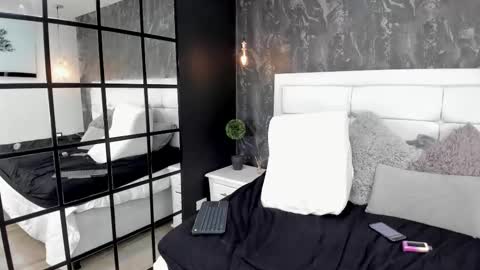 KENDRA online show from March 4, 1:23 am