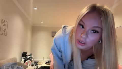 kenziesmithh online show from January 11, 2:28 am