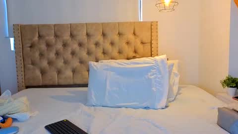 Kery Hillson online show from January 16, 2:48 pm