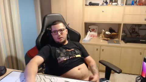 Snapshot of kevinnlovely chatting on October 22, 9:49 pm Kevinn online show from October 22, 9:49 pm