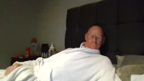 kevlooking4sez online show from October 3, 10:29 pm