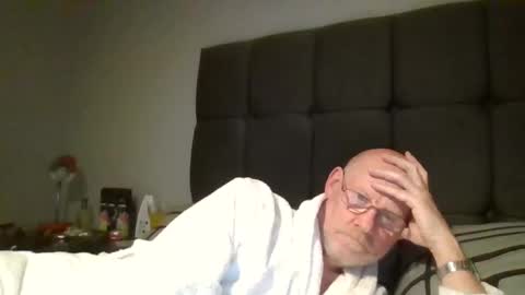 kevlooking4sez online show from March 2, 12:20 am