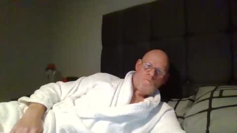 kevlooking4sez online show from February 8, 11:24 pm