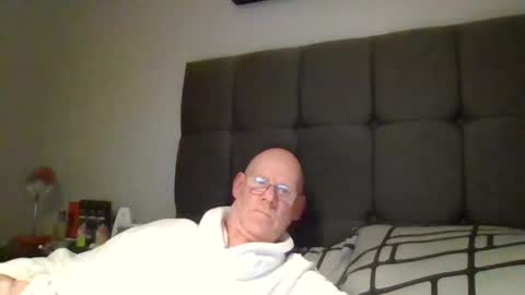 kevlooking4sez online show from March 6, 1:16 am