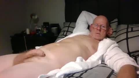 kevlooking4sez online show from December 9, 2:24 am