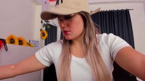 Keyth  online show from September 18, 6:12 pm