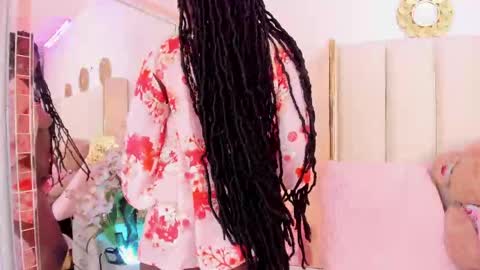 khalimaxwell online show from April 9, 7:03 am