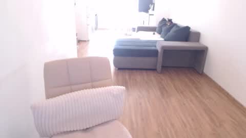 Khloe online show from September 20, 1:58 pm