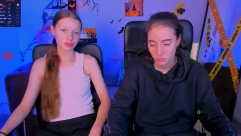 khloebeauty online show from November 4, 8:43 pm