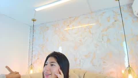 Khloe online show from November 13, 6:16 am