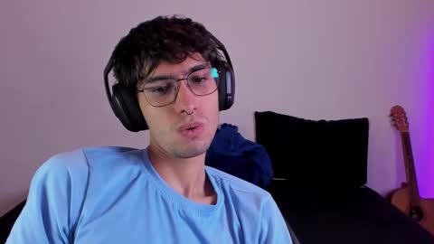 khozler_ online show from February 18, 6:15 am