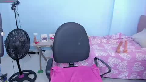 kiarasexy26 online show from July 20, 6:10 pm