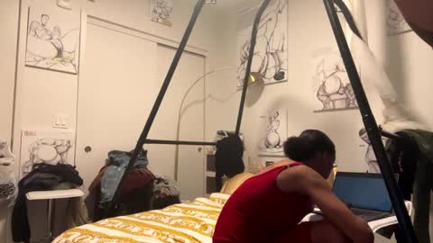 HunneysPlayRoom online show from January 5, 11:37 am