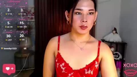 Im Mia online show from October 17, 9:35 am