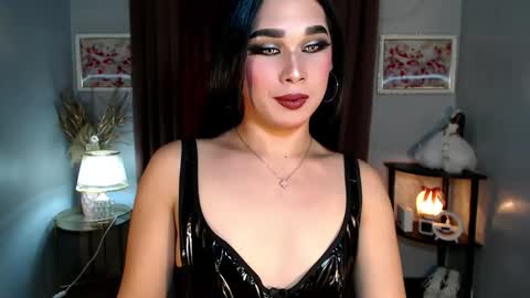 Im Mia online show from September 27, 8:01 am