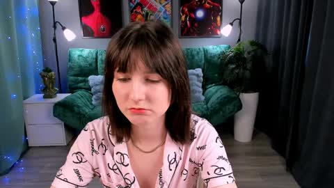 Kika online show from April 2, 2:24 pm