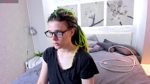 Kiki online show from September 14, 3:02 pm