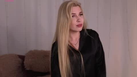 Isabella online show from April 26, 3:53 pm