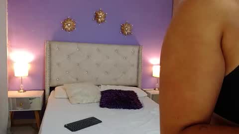 Mia  Kim online show from November 5, 4:31 pm