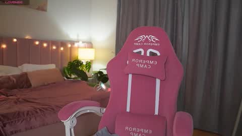 Kim Oberlin online show from February 25, 10:37 am