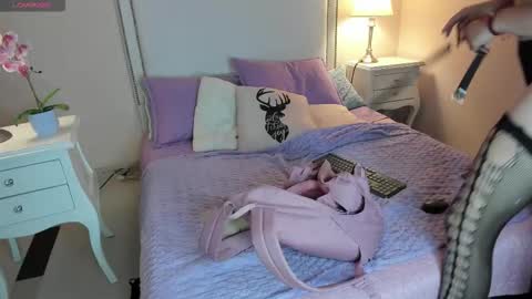 Snapshot of kimapril chatting on October 16, 8:18 pm April online show from October 16, 8:18 pm