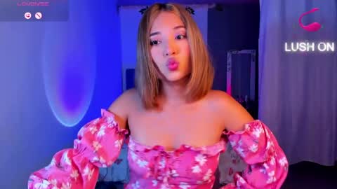 Kim online show from May 2, 5:13 am