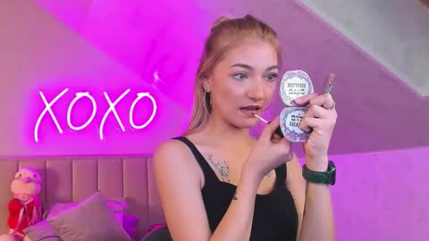 kimberlly_smith online show from November 19, 1:05 am