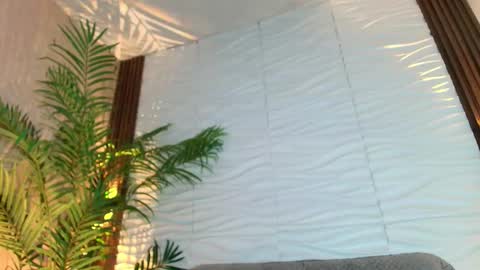 kimberly gonzalez online show from December 16, 7:42 pm