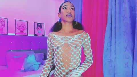 Your Queen KIM online show from February 2, 9:29 am